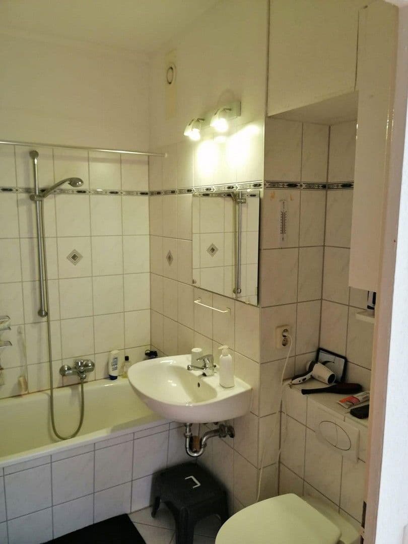 Prenájom bytu 3-izbový 60 m², Fritz-Simon-Str. 47, Leipzig, Sasko Prenájom bytu 3-izbový 60 m², Fritz-Simon-Str. 47, Leipzig, Sasko