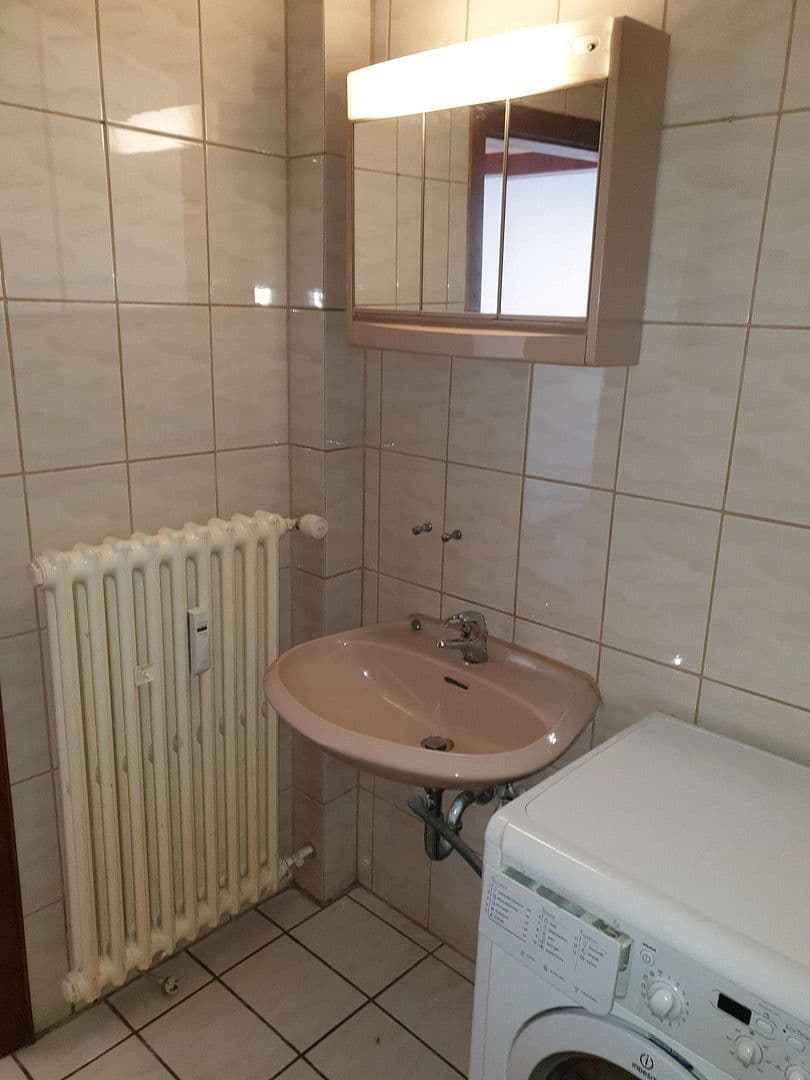 Prenájom bytu 2-izbový 55 m², Von-der-Mark-Straße 31, Duisburg, Severné Porýnie - Westfálsko Prenájom bytu 2-izbový 55 m², Von-der-Mark-Straße 31, Duisburg, Severné Porýnie - Westfálsko