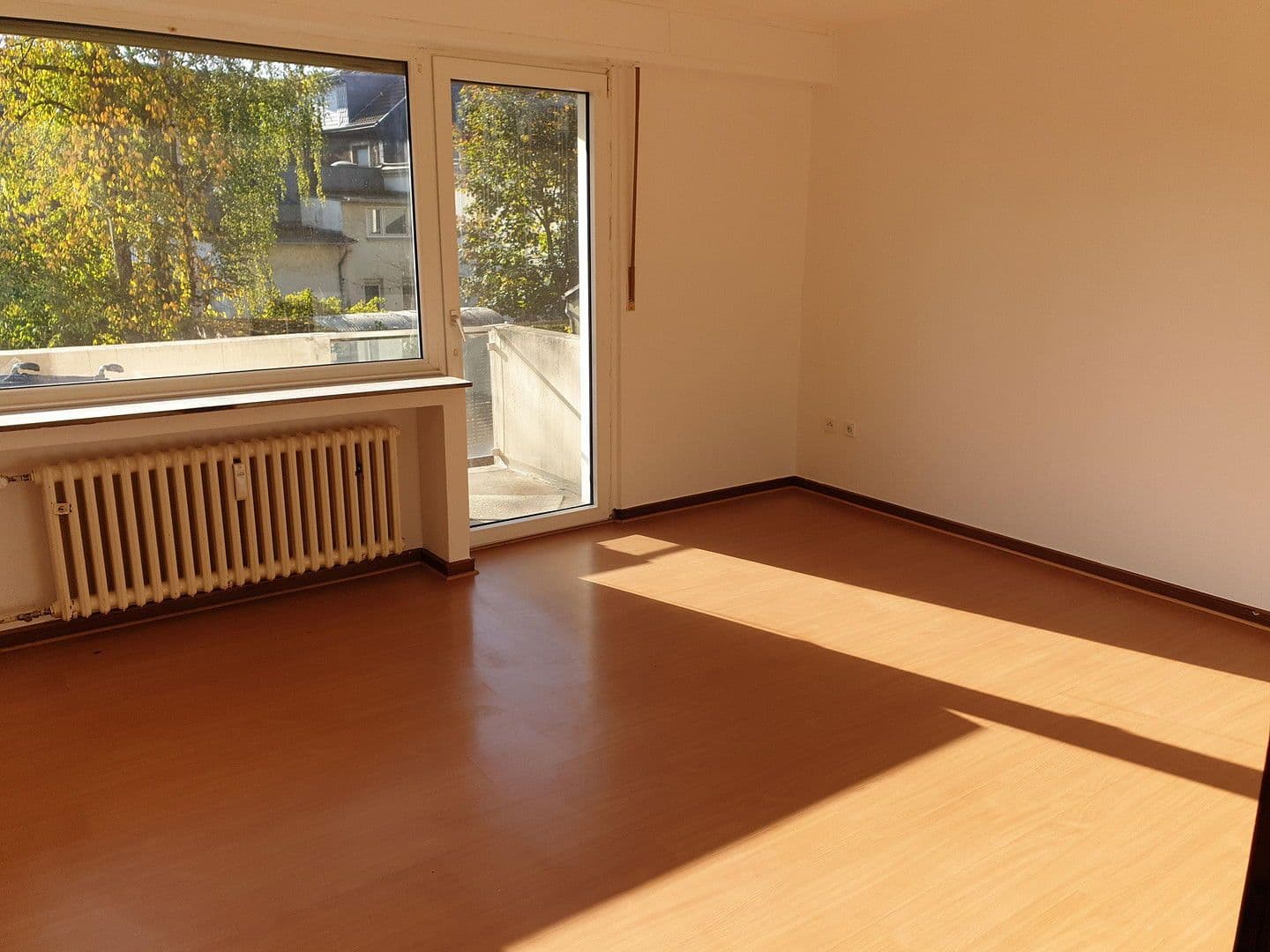Prenájom bytu 2-izbový 55 m², Von-der-Mark-Straße 31, Duisburg, Severné Porýnie - Westfálsko Prenájom bytu 2-izbový 55 m², Von-der-Mark-Straße 31, Duisburg, Severné Porýnie - Westfálsko