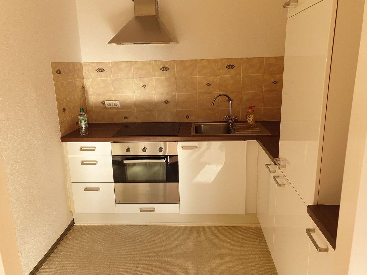 Prenájom bytu 2-izbový 55 m², Von-der-Mark-Straße 31, Duisburg, Severné Porýnie - Westfálsko Prenájom bytu 2-izbový 55 m², Von-der-Mark-Straße 31, Duisburg, Severné Porýnie - Westfálsko