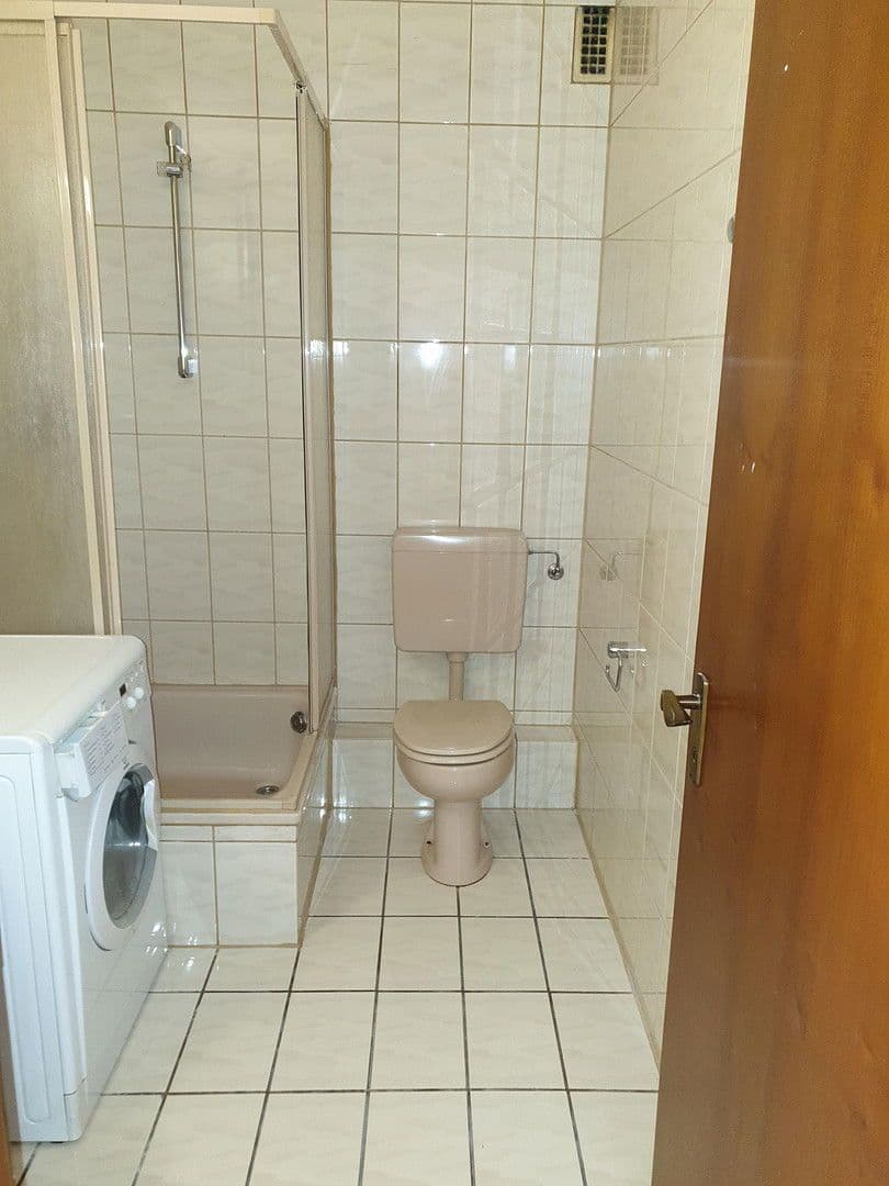 Prenájom bytu 2-izbový 55 m², Von-der-Mark-Straße 31, Duisburg, Severné Porýnie - Westfálsko Prenájom bytu 2-izbový 55 m², Von-der-Mark-Straße 31, Duisburg, Severné Porýnie - Westfálsko