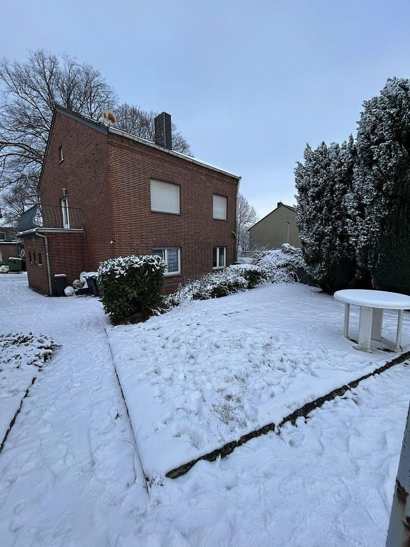 Predaj domu 144 m², pozemek 540 m², Pastoratsweg, Aachen, Severné Porýnie - Westfálsko Predaj domu 144 m², pozemek 540 m², Pastoratsweg, Aachen, Severné Porýnie - Westfálsko