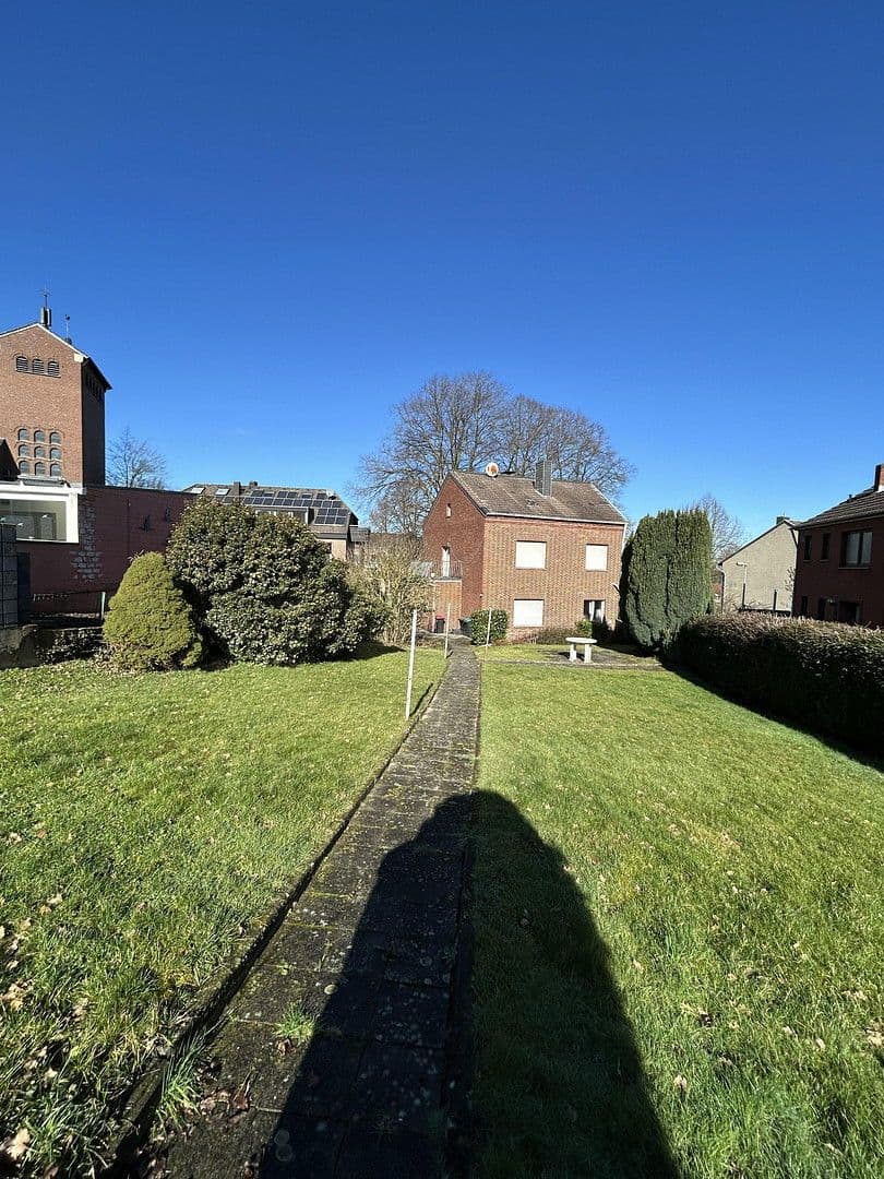 Predaj domu 144 m², pozemek 540 m², Pastoratsweg, Aachen, Severné Porýnie - Westfálsko Predaj domu 144 m², pozemek 540 m², Pastoratsweg, Aachen, Severné Porýnie - Westfálsko