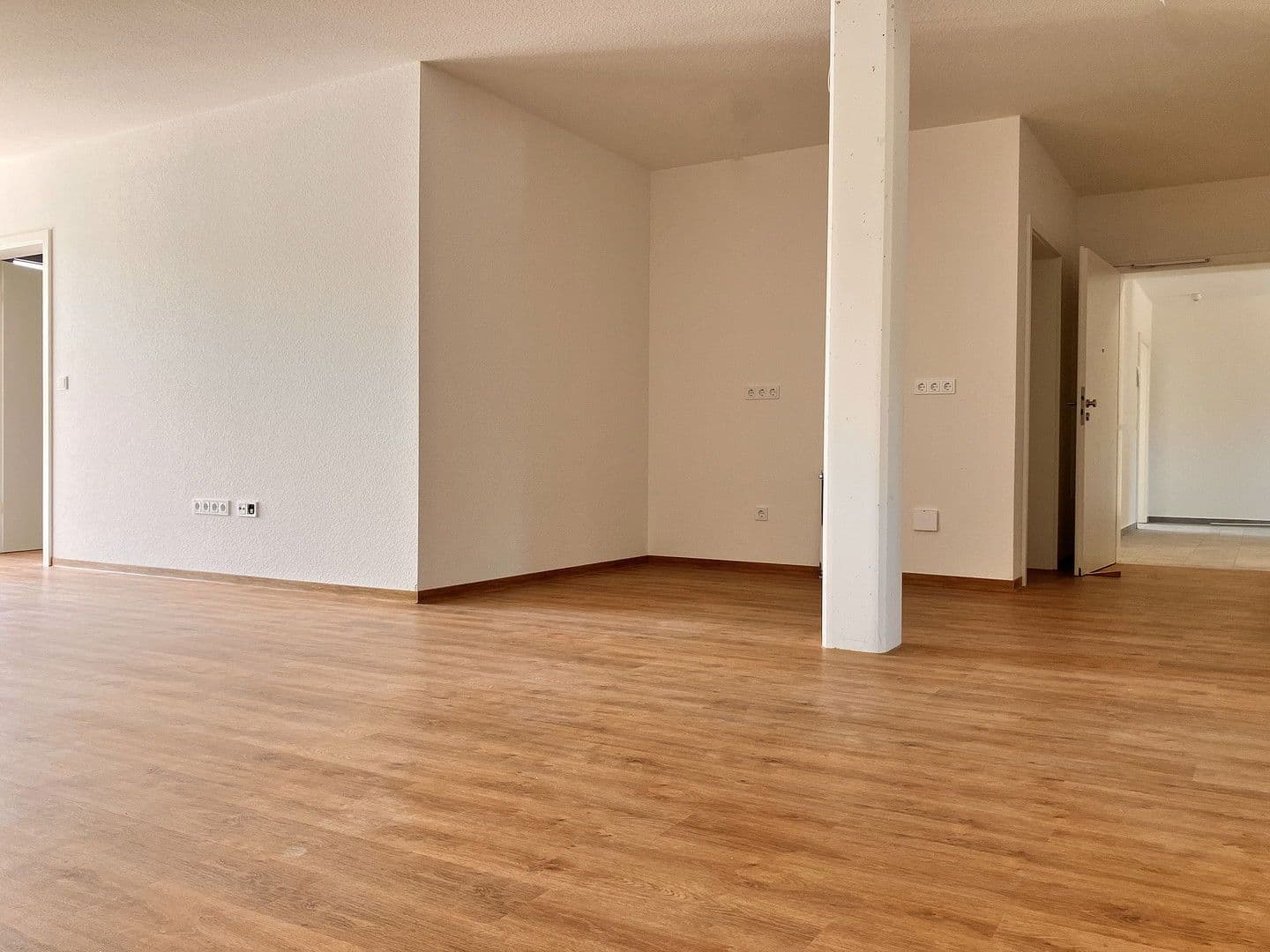 Prenájom bytu 3-izbový 108 m², Harthäuser Straße 18, Igersheim, Bádensko-Wurttembersko Prenájom bytu 3-izbový 108 m², Harthäuser Straße 18, Igersheim, Bádensko-Wurttembersko