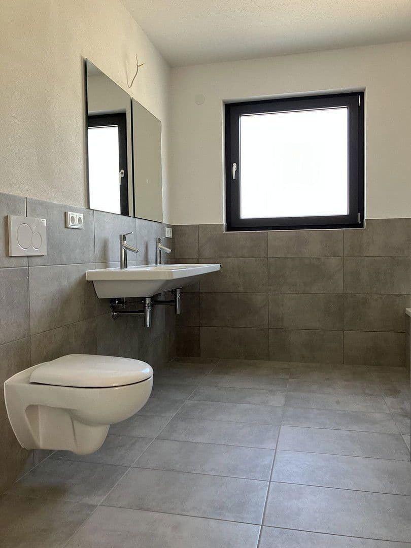 Prenájom bytu 3-izbový 108 m², Harthäuser Straße 18, Igersheim, Bádensko-Wurttembersko Prenájom bytu 3-izbový 108 m², Harthäuser Straße 18, Igersheim, Bádensko-Wurttembersko