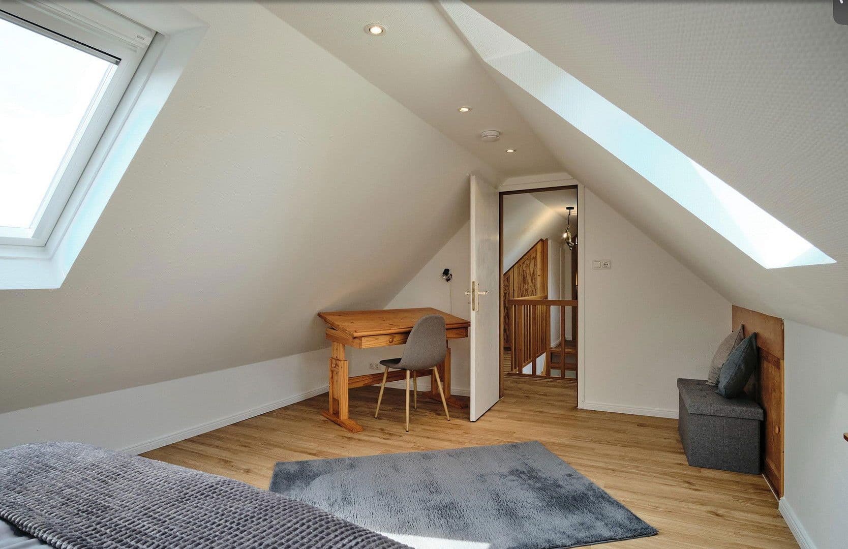 Predaj domu 315 m², pozemek 700 m², Mittelweg 45, Stuhr, Dolné Sasko Predaj domu 315 m², pozemek 700 m², Mittelweg 45, Stuhr, Dolné Sasko