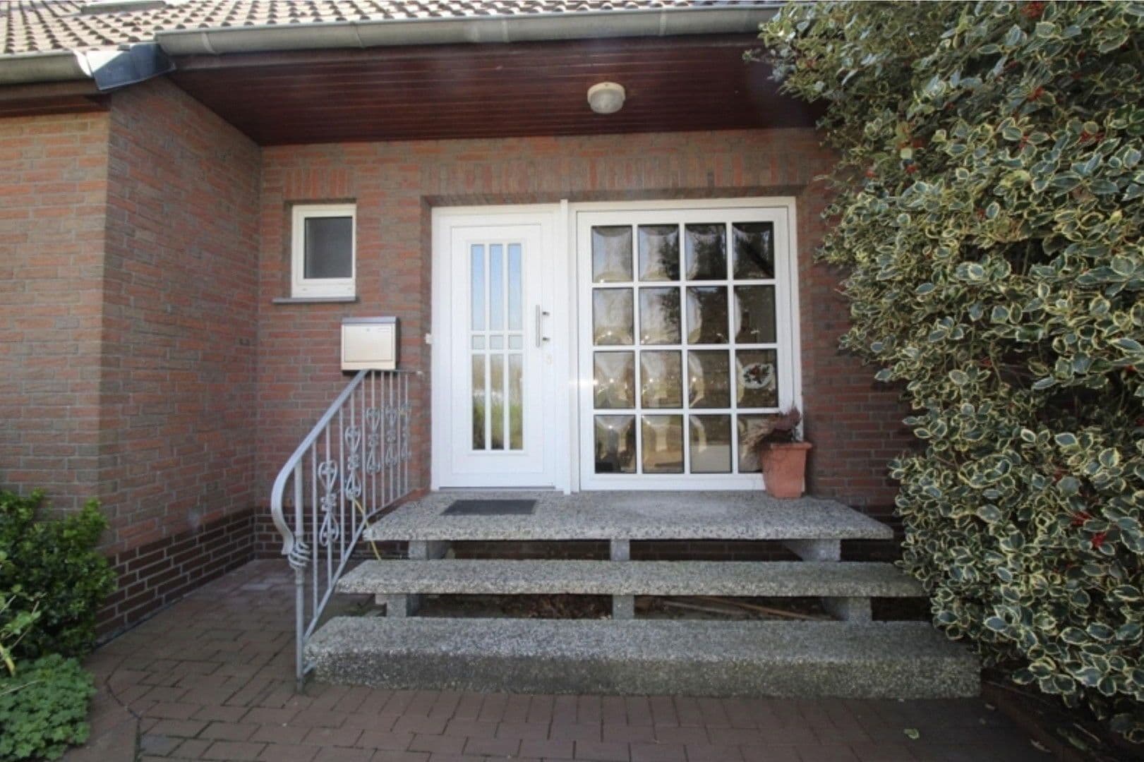 Predaj domu 315 m², pozemek 700 m², Mittelweg 45, Stuhr, Dolné Sasko Predaj domu 315 m², pozemek 700 m², Mittelweg 45, Stuhr, Dolné Sasko