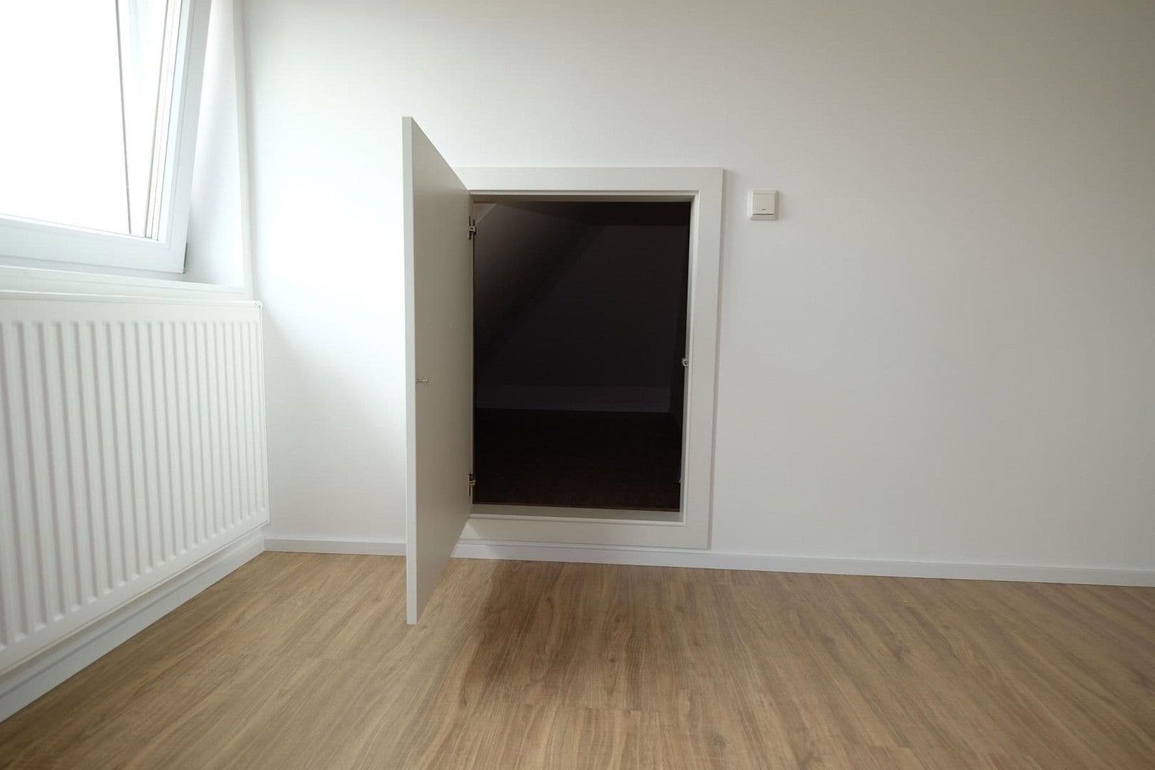 Prenájom bytu 2-izbový 90 m², Plattstraße, Flörsheim, Hesensko Prenájom bytu 2-izbový 90 m², Plattstraße, Flörsheim, Hesensko