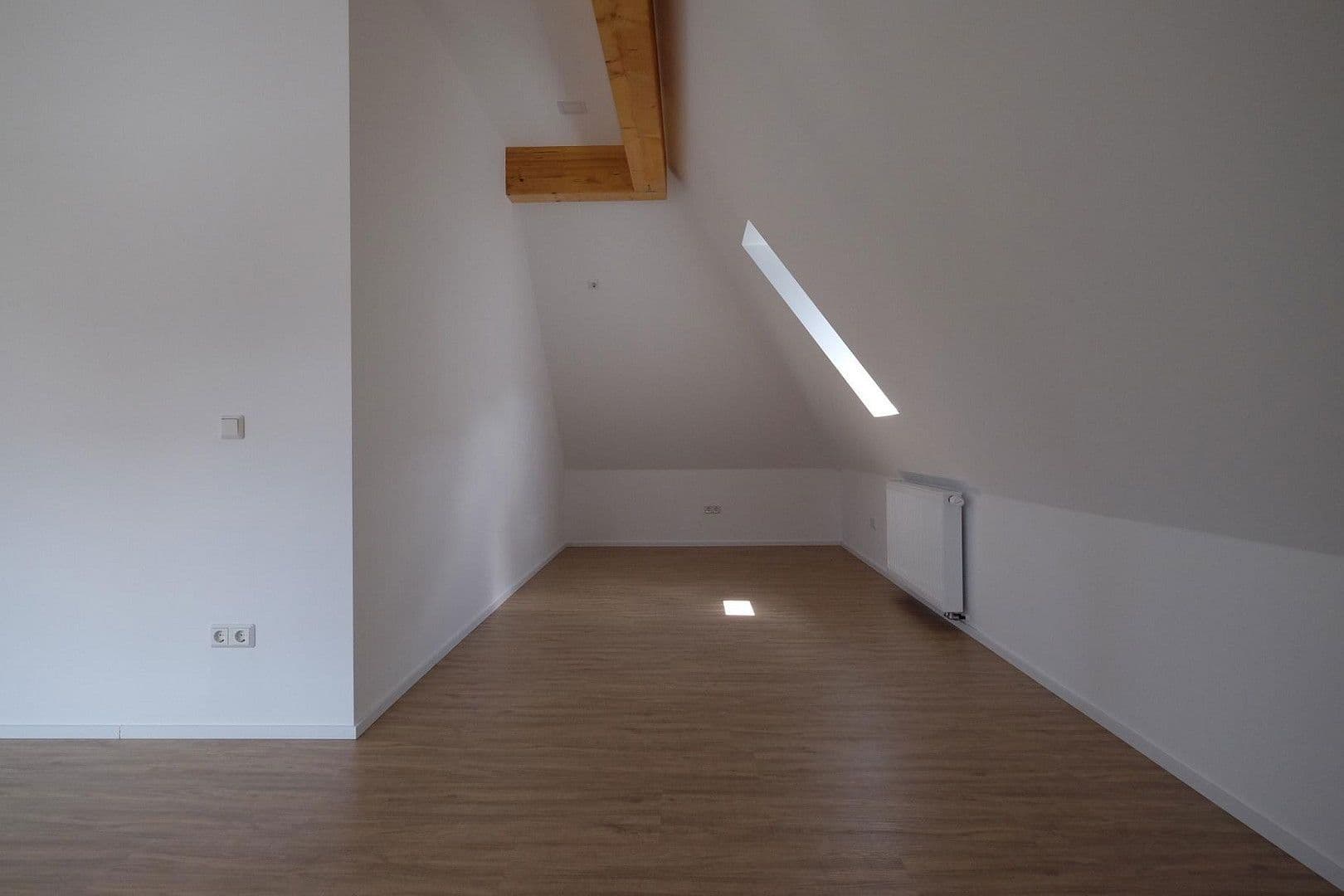 Prenájom bytu 2-izbový 90 m², Plattstraße, Flörsheim, Hesensko Prenájom bytu 2-izbový 90 m², Plattstraße, Flörsheim, Hesensko