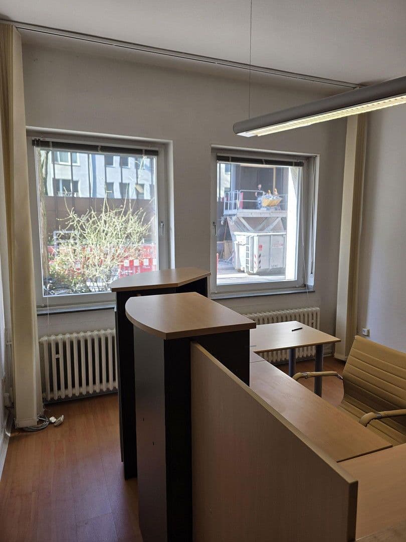 Prenájom kancelárie 70 m², Düsseldorf, Severné Porýnie - Westfálsko Prenájom kancelárie 70 m², Düsseldorf, Severné Porýnie - Westfálsko