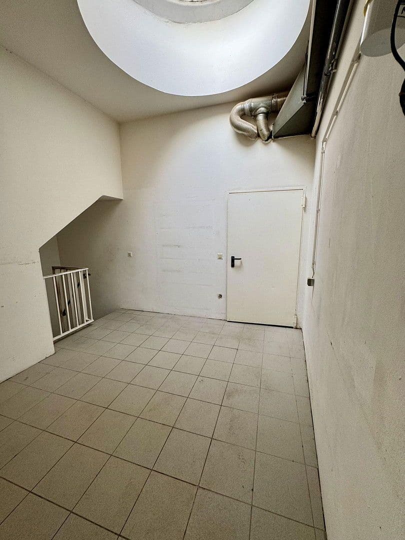 Prenájom nebytového priestoru 260 m², Bochumer Straße 36, Essen, Severné Porýnie - Westfálsko Prenájom nebytového priestoru 260 m², Bochumer Straße 36, Essen, Severné Porýnie - Westfálsko