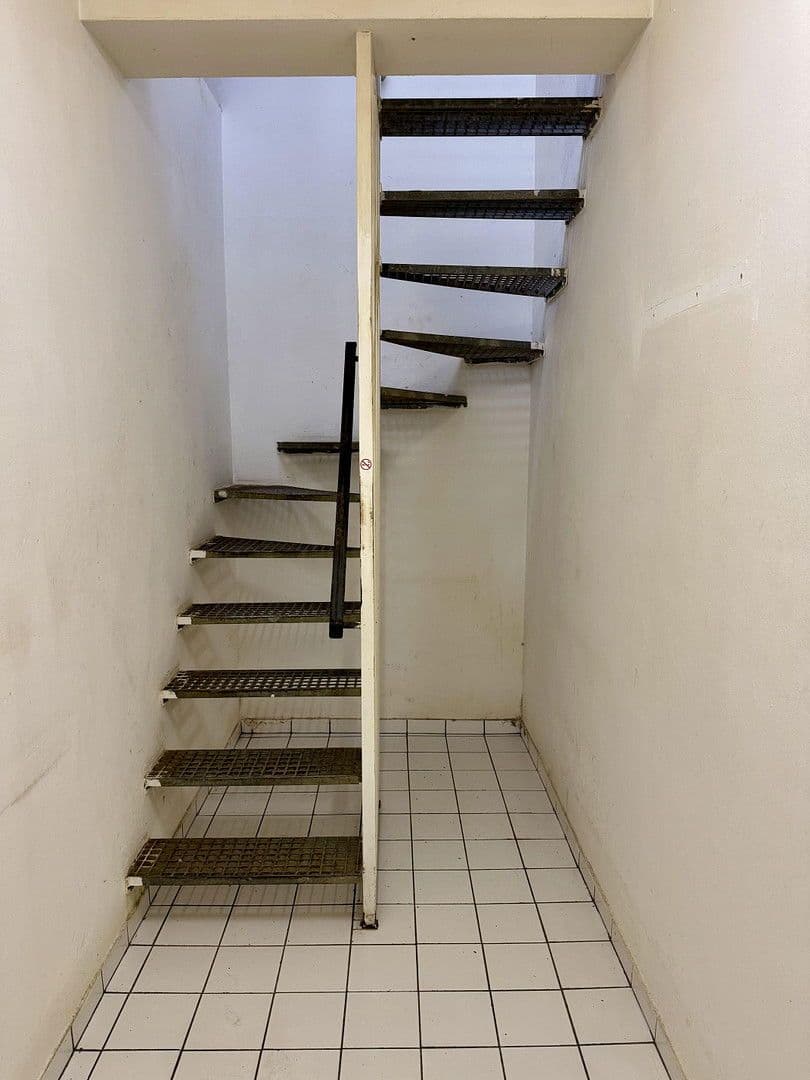 Prenájom nebytového priestoru 260 m², Bochumer Straße 36, Essen, Severné Porýnie - Westfálsko Prenájom nebytového priestoru 260 m², Bochumer Straße 36, Essen, Severné Porýnie - Westfálsko