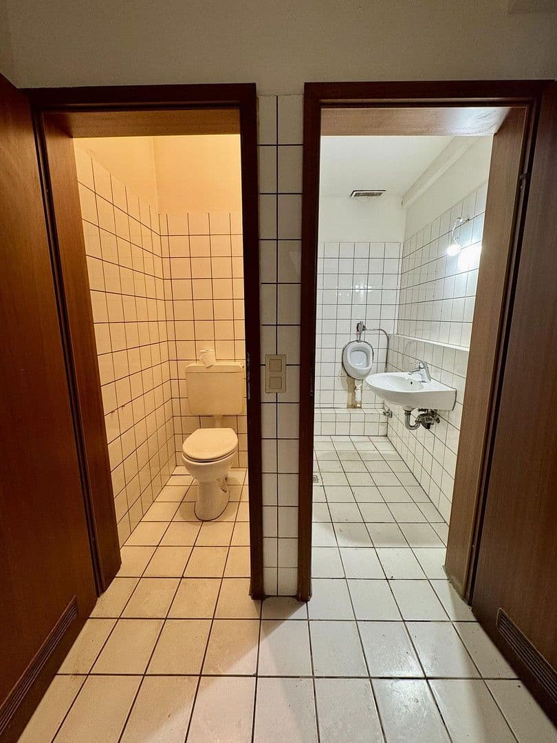 Prenájom nebytového priestoru 260 m², Bochumer Straße 36, Essen, Severné Porýnie - Westfálsko Prenájom nebytového priestoru 260 m², Bochumer Straße 36, Essen, Severné Porýnie - Westfálsko