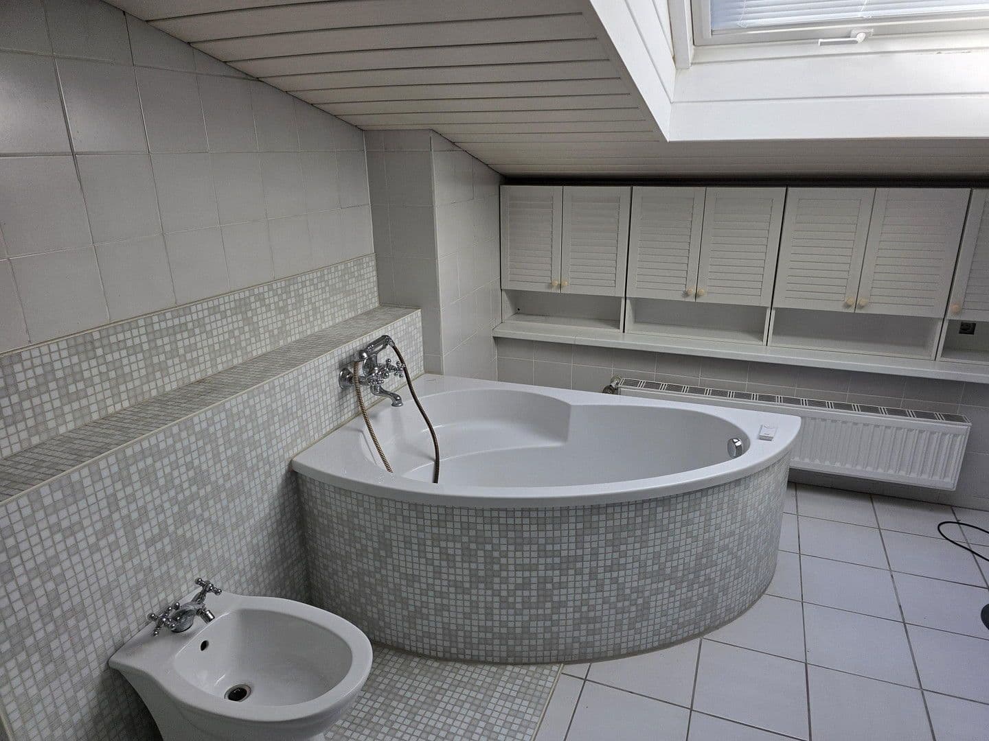 Prenájom domu 140 m², pozemek 230 m², Düsseldorf, Severné Porýnie - Westfálsko Prenájom domu 140 m², pozemek 230 m², Düsseldorf, Severné Porýnie - Westfálsko