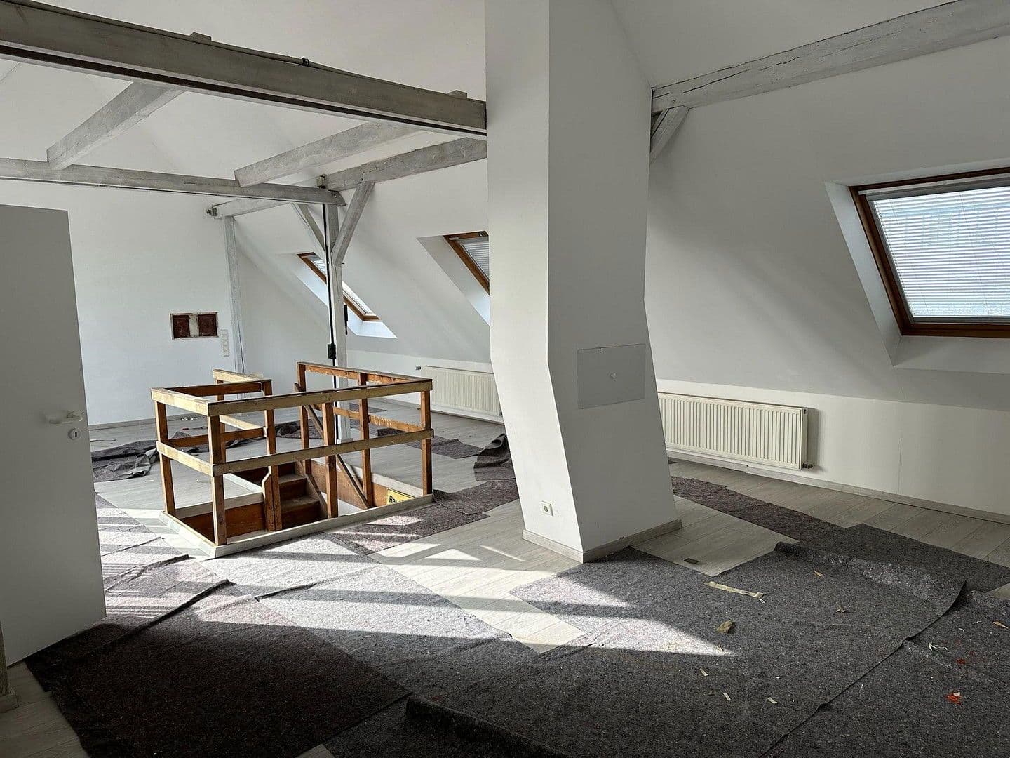 Prenájom bytu 1-izbový 60 m², Düsseldorf, Severné Porýnie - Westfálsko Prenájom bytu 1-izbový 60 m², Düsseldorf, Severné Porýnie - Westfálsko