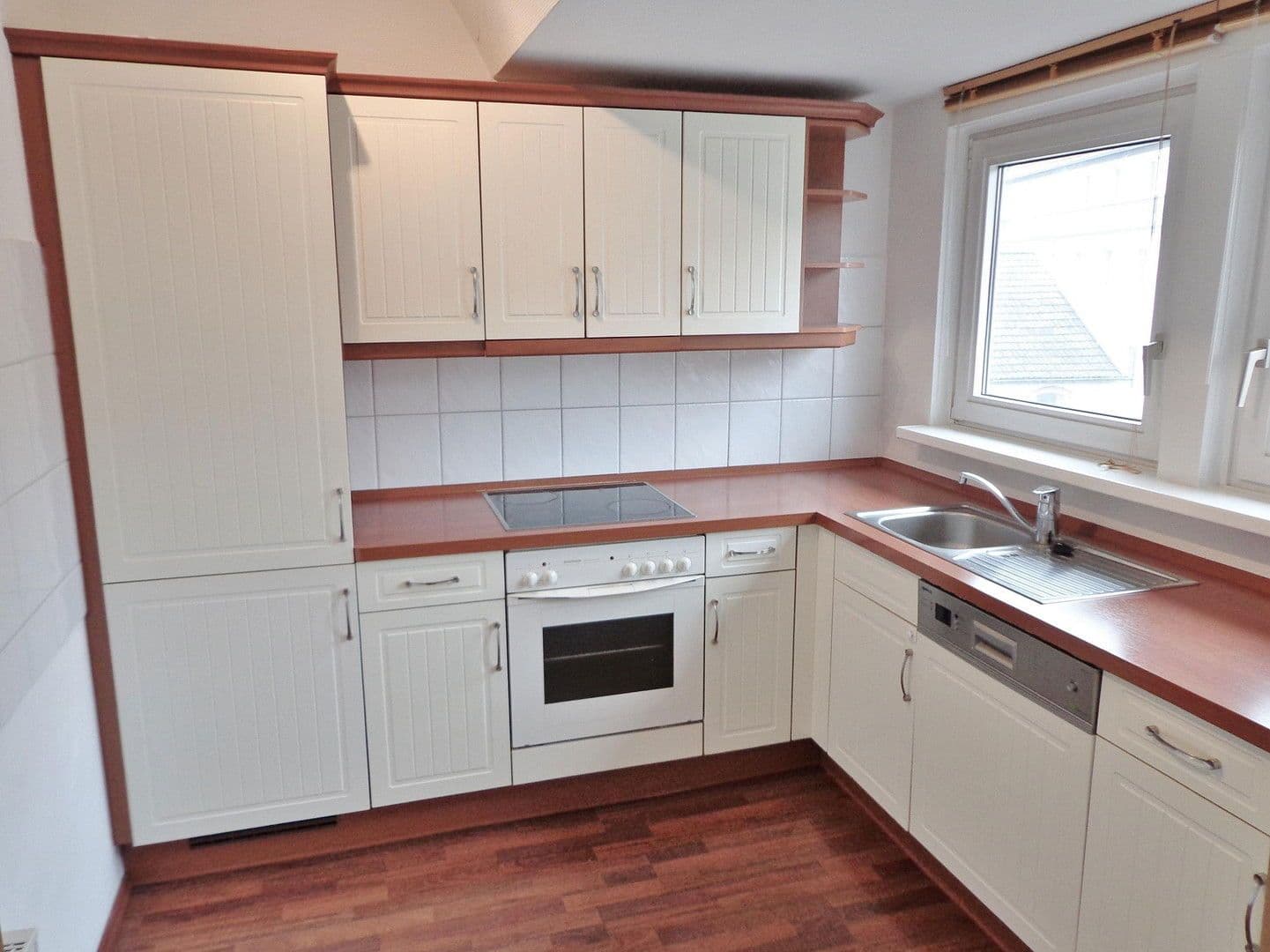 Prenájom bytu 4-izbový 135 m², Hildesheim, Dolné Sasko Prenájom bytu 4-izbový 135 m², Hildesheim, Dolné Sasko