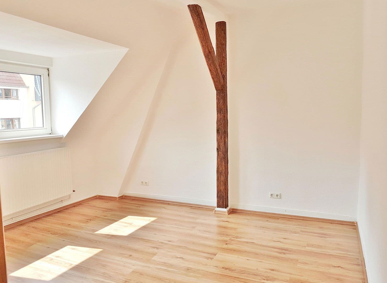 Prenájom bytu 4-izbový 135 m², Hildesheim, Dolné Sasko Prenájom bytu 4-izbový 135 m², Hildesheim, Dolné Sasko