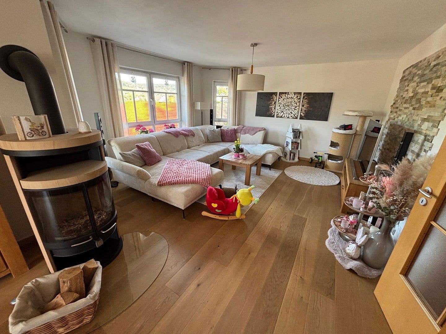 Predaj domu 210 m², pozemek 518 m², Höchst im Odenwald, Hesensko Predaj domu 210 m², pozemek 518 m², Höchst im Odenwald, Hesensko