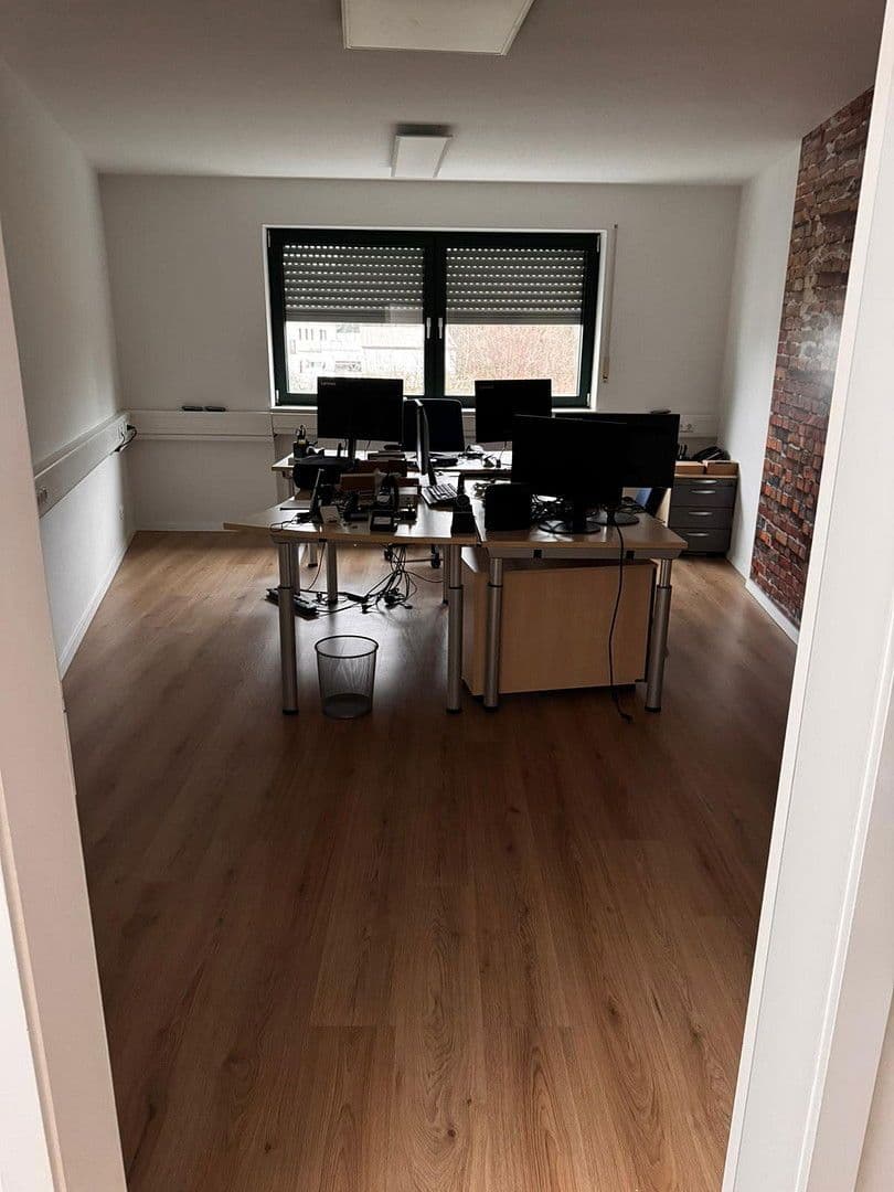 Predaj nebytového priestoru 2.209 m², Nürnberg, Bavorsko Predaj nebytového priestoru 2.209 m², Nürnberg, Bavorsko