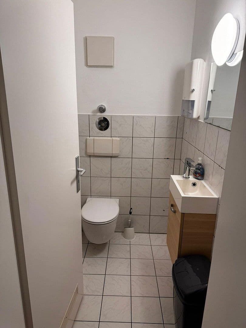 Predaj nebytového priestoru 2.209 m², Nürnberg, Bavorsko Predaj nebytového priestoru 2.209 m², Nürnberg, Bavorsko