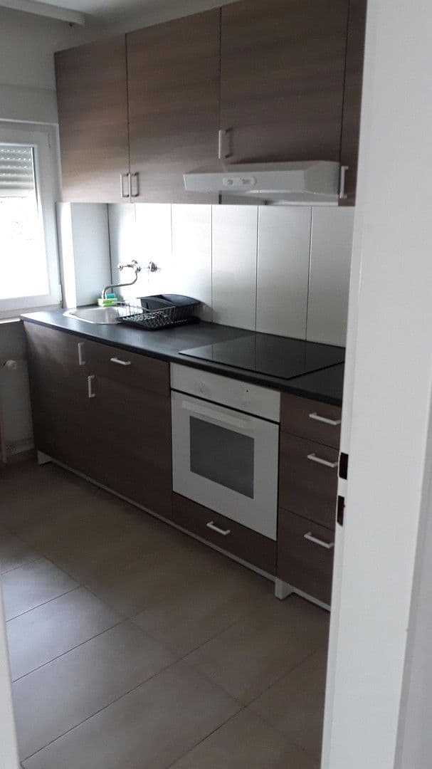 Prenájom bytu 4-izbový 20 m², Wartbergstraße 44, Heilbronn, Bádensko-Wurttembersko Prenájom bytu 4-izbový 20 m², Wartbergstraße 44, Heilbronn, Bádensko-Wurttembersko