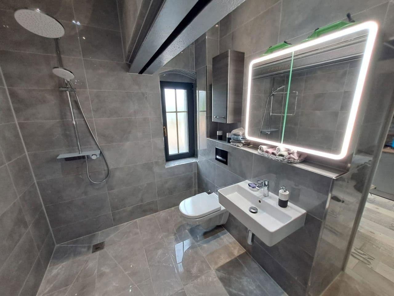 Prenájom bytu 3-izbový 20 m², Berlin, Berlín Prenájom bytu 3-izbový 20 m², Berlin, Berlín