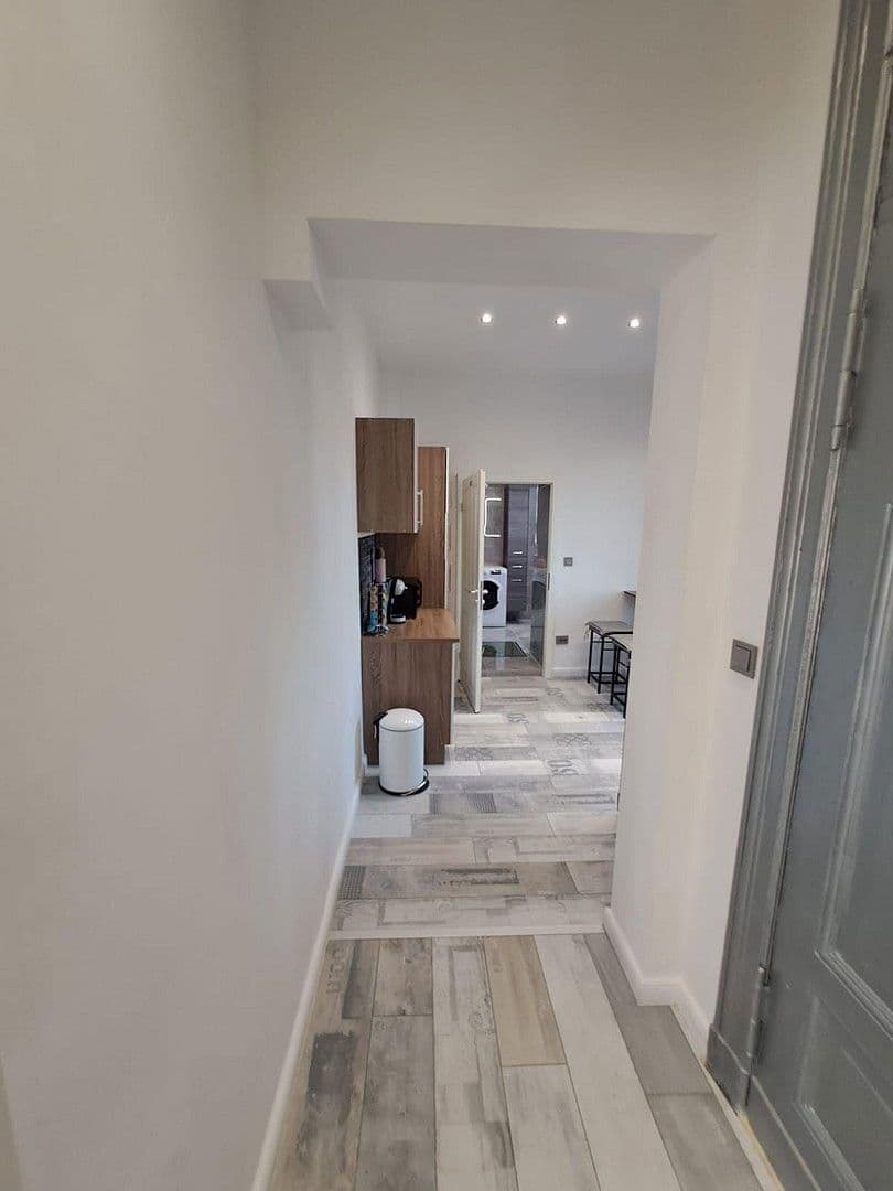 Prenájom bytu 3-izbový 20 m², Berlin, Berlín Prenájom bytu 3-izbový 20 m², Berlin, Berlín