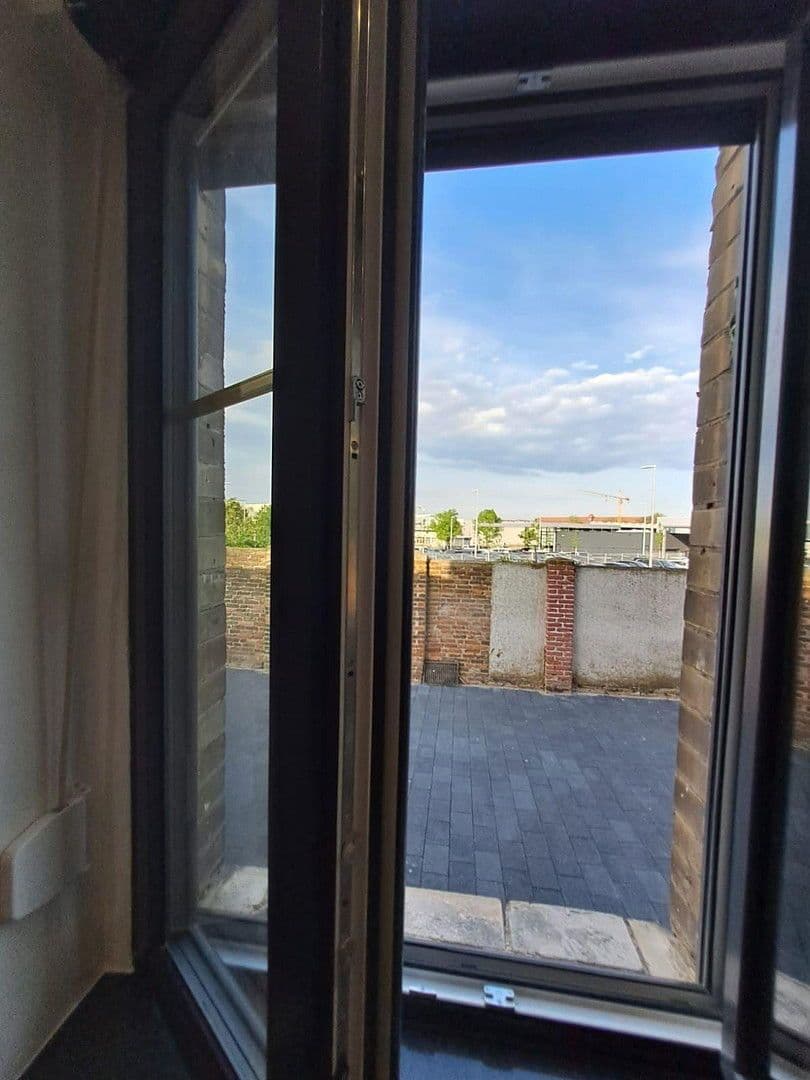 Prenájom bytu 3-izbový 20 m², Berlin, Berlín Prenájom bytu 3-izbový 20 m², Berlin, Berlín