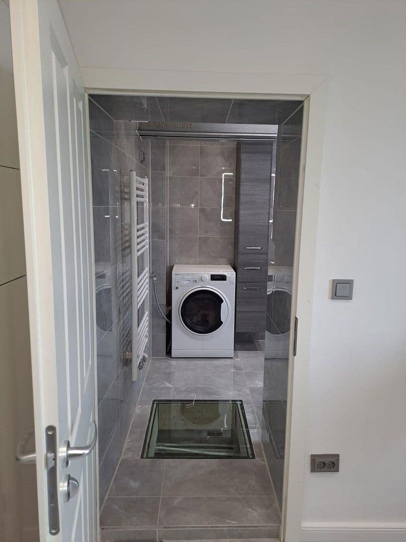 Prenájom bytu 3-izbový 20 m², Berlin, Berlín Prenájom bytu 3-izbový 20 m², Berlin, Berlín