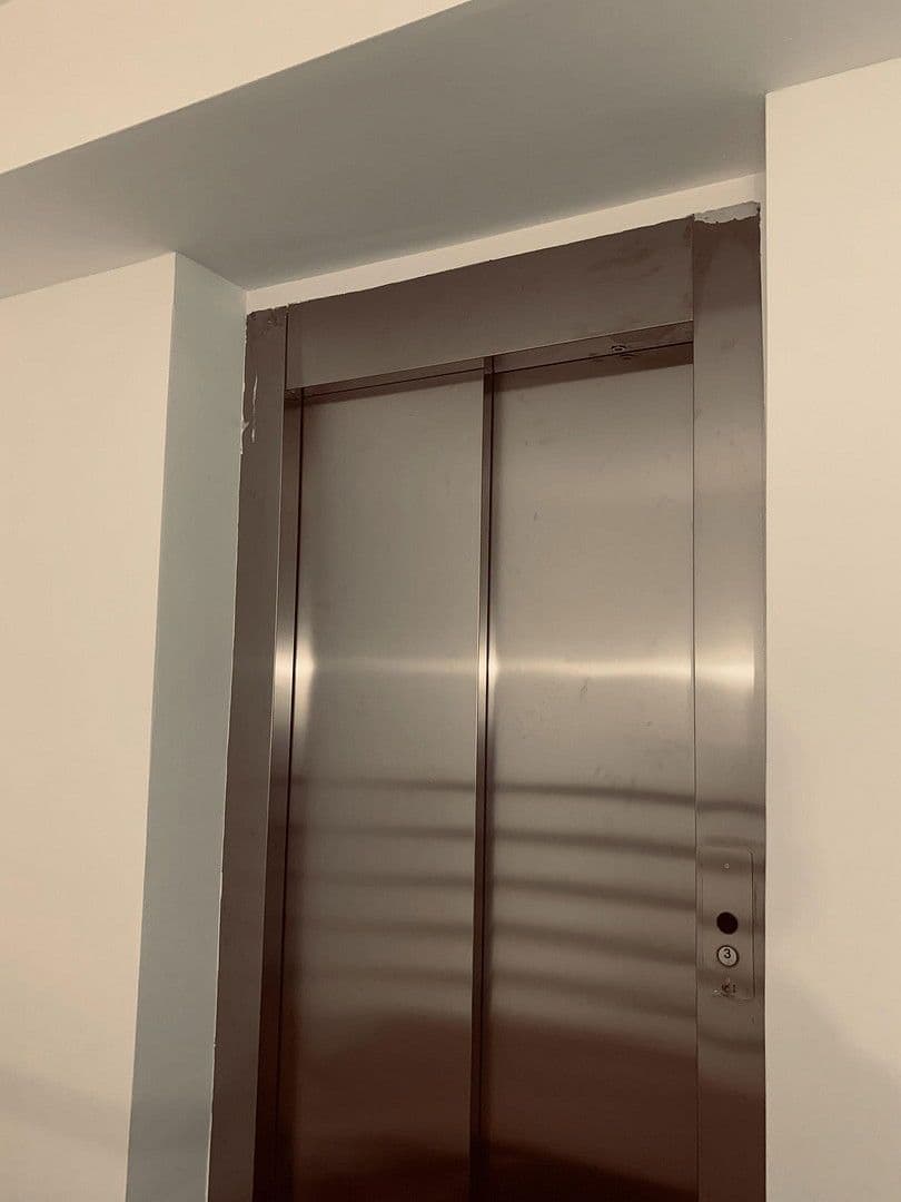 Prenájom bytu 3-izbový 117 m², Bochum, Severné Porýnie - Westfálsko Prenájom bytu 3-izbový 117 m², Bochum, Severné Porýnie - Westfálsko