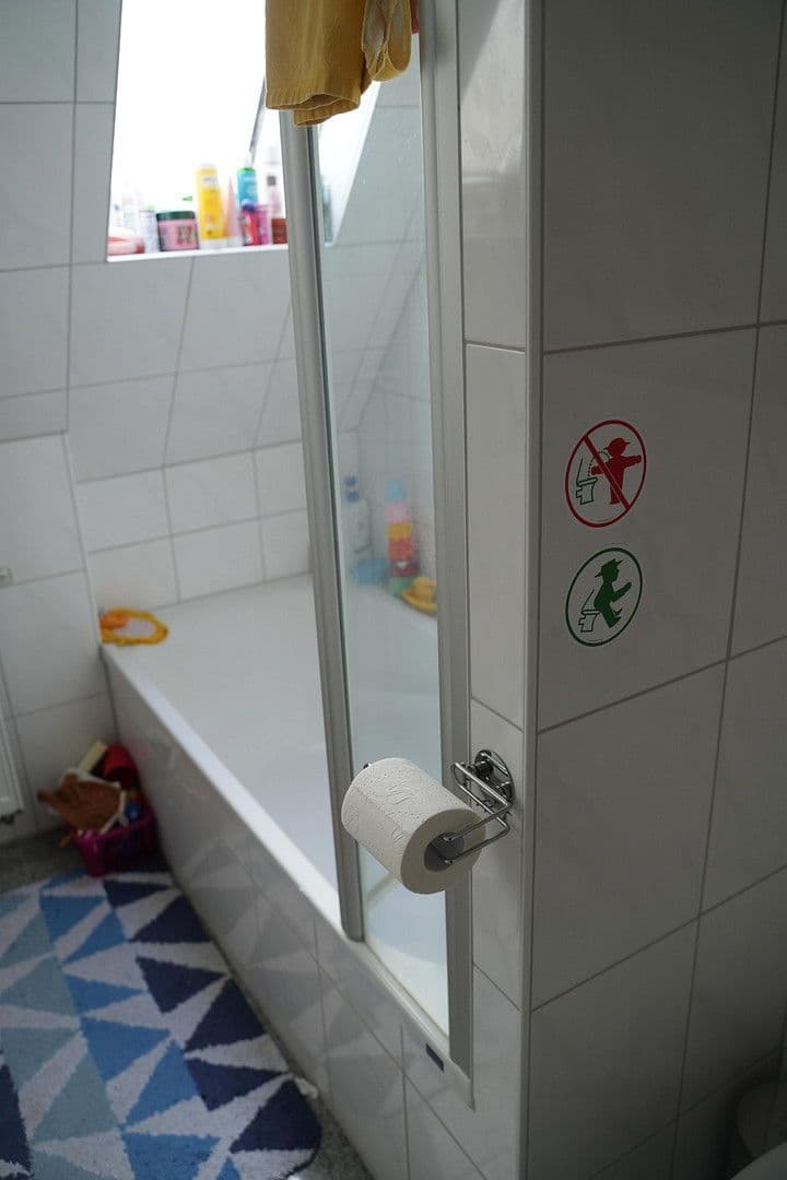 Prenájom bytu 3-izbový 66 m², Gringsstraße 23, Bonn, Severné Porýnie - Westfálsko Prenájom bytu 3-izbový 66 m², Gringsstraße 23, Bonn, Severné Porýnie - Westfálsko