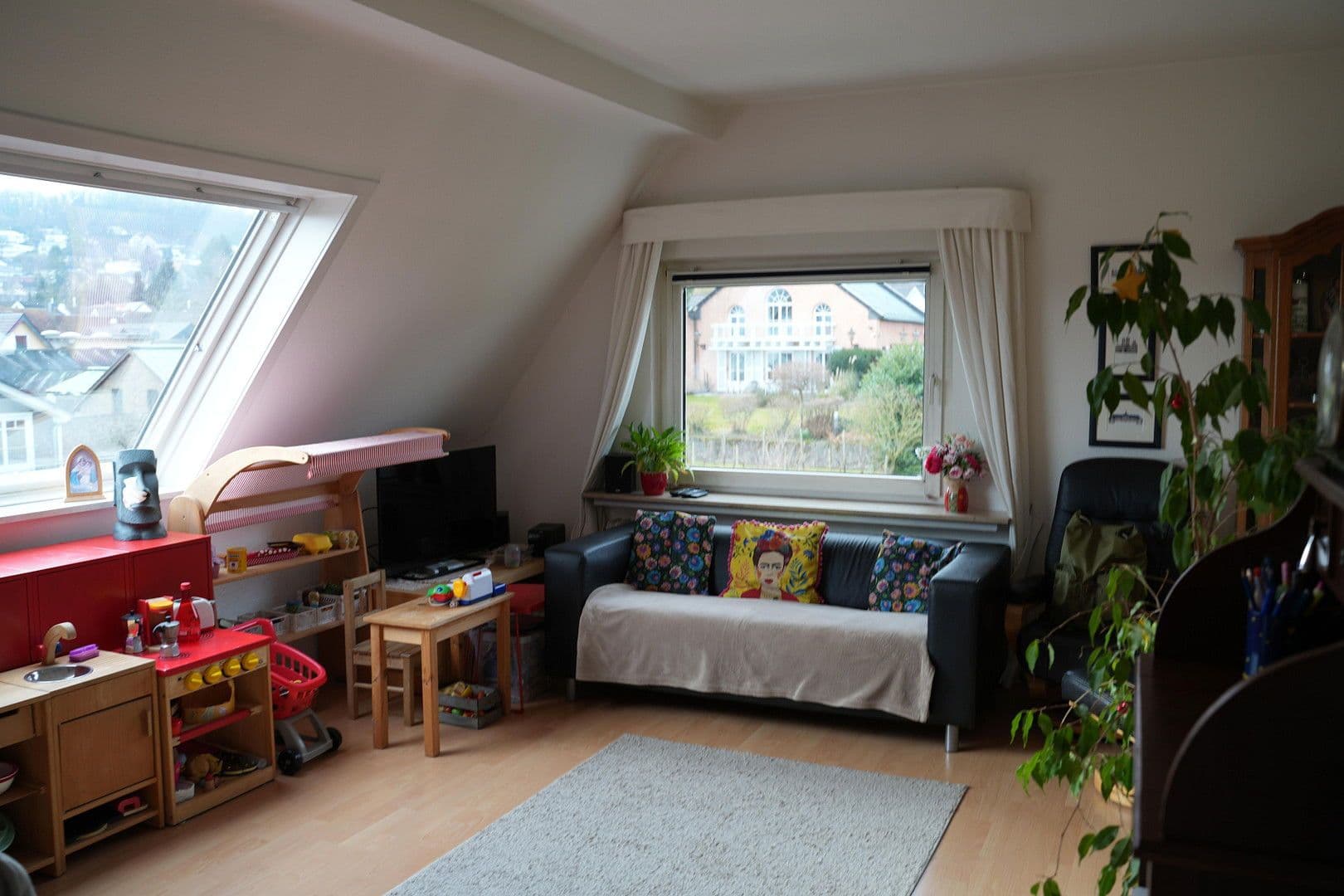 Prenájom bytu 3-izbový 66 m², Gringsstraße 23, Bonn, Severné Porýnie - Westfálsko Prenájom bytu 3-izbový 66 m², Gringsstraße 23, Bonn, Severné Porýnie - Westfálsko