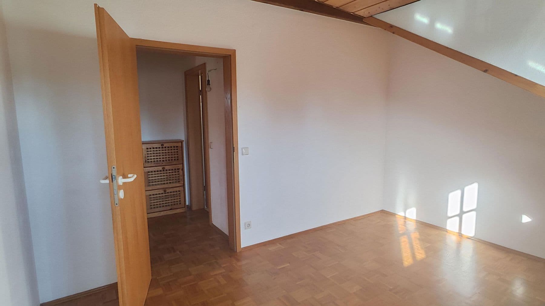 Predaj bytu 4-izbový 96 m², Waldbronn, Bádensko-Wurttembersko Predaj bytu 4-izbový 96 m², Waldbronn, Bádensko-Wurttembersko