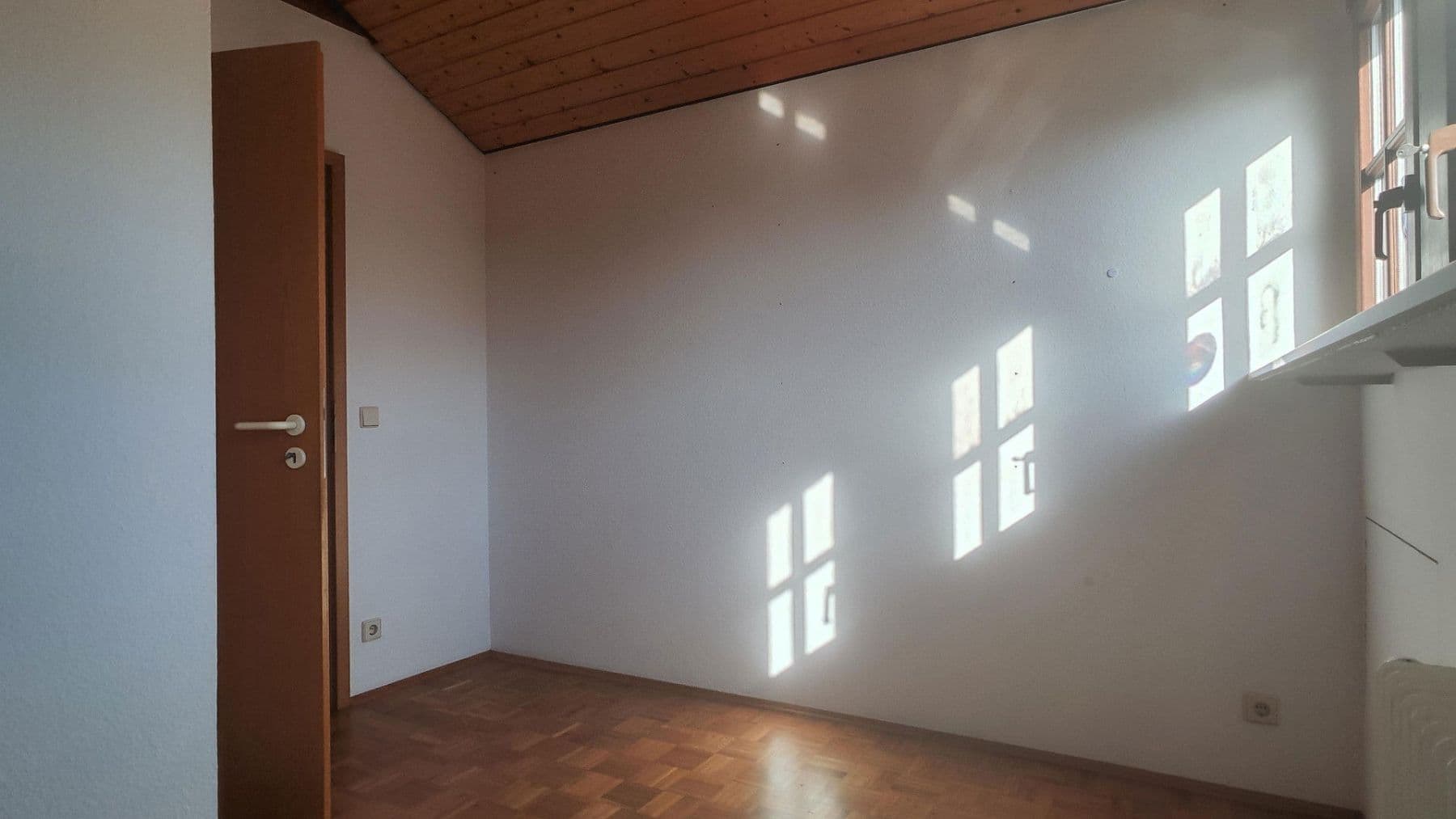 Predaj bytu 4-izbový 96 m², Waldbronn, Bádensko-Wurttembersko Predaj bytu 4-izbový 96 m², Waldbronn, Bádensko-Wurttembersko