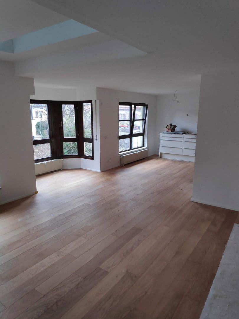 Prenájom bytu 3-izbový 102 m², Memlingstr. 2, München, Bavorsko Prenájom bytu 3-izbový 102 m², Memlingstr. 2, München, Bavorsko