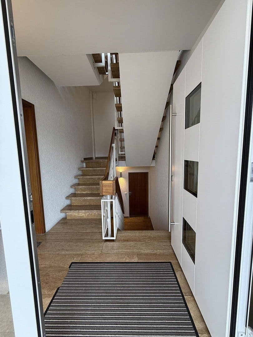 Predaj domu 383 m², pozemek 672 m², Auf der Gans 24, Stuttgart Sommerrain, Bádensko-Wurttembersko Predaj domu 383 m², pozemek 672 m², Auf der Gans 24, Stuttgart Sommerrain, Bádensko-Wurttembersko