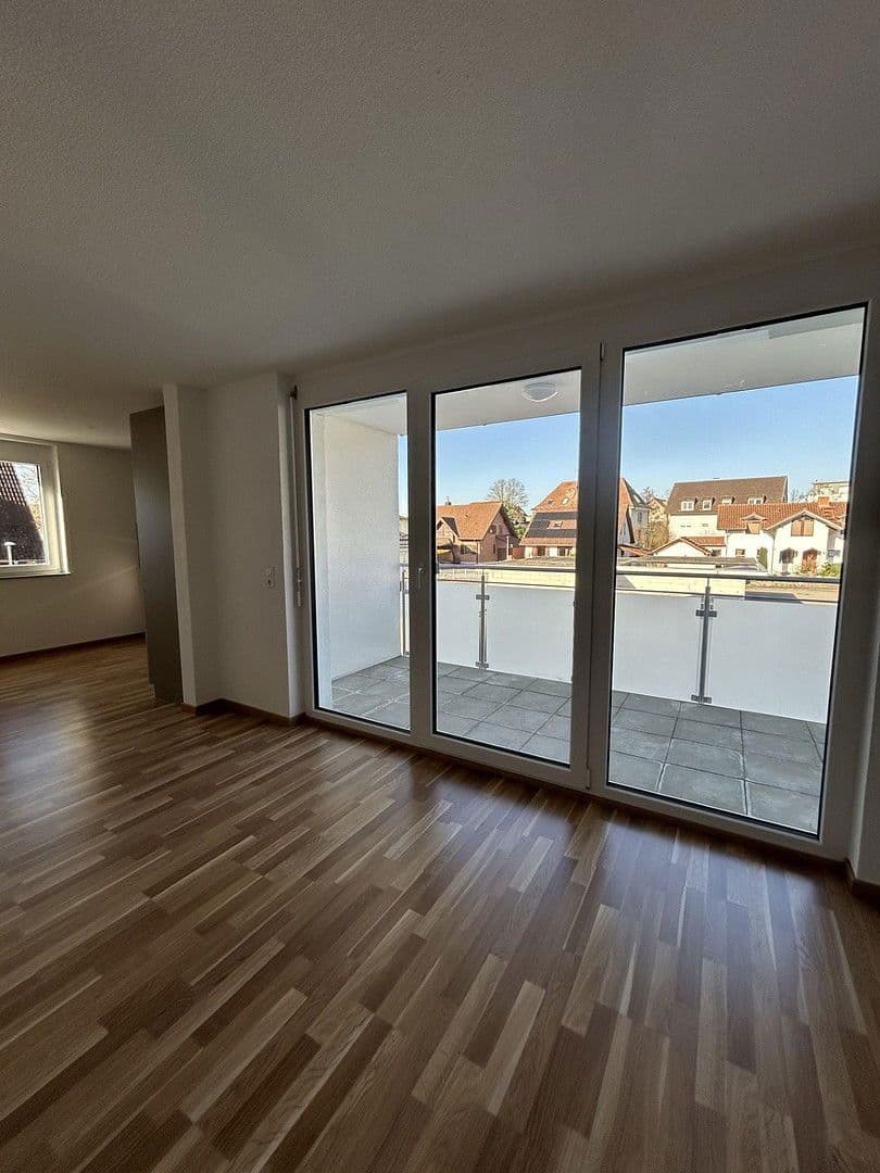 Prenájom bytu 3-izbový 84 m², Neuenburg am Rhein, Bádensko-Wurttembersko Prenájom bytu 3-izbový 84 m², Neuenburg am Rhein, Bádensko-Wurttembersko