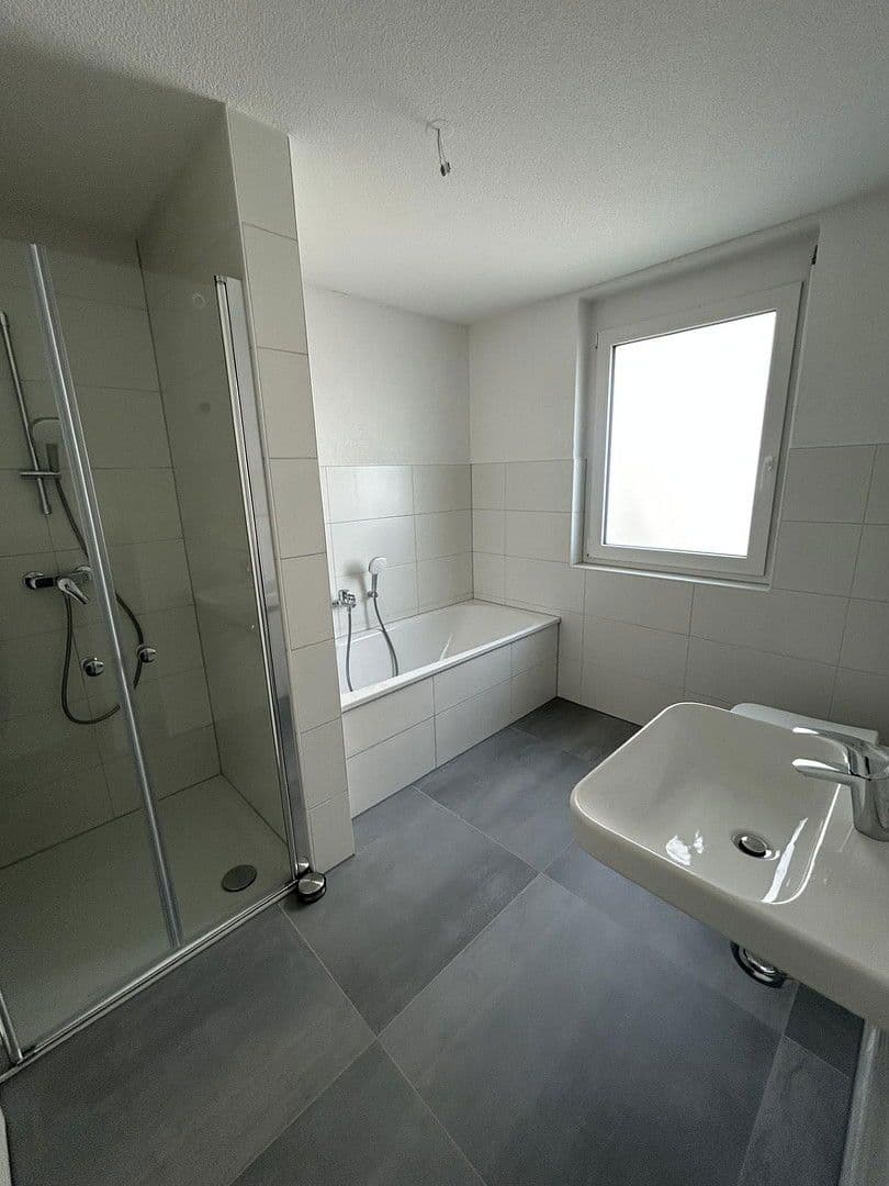 Prenájom bytu 3-izbový 84 m², Neuenburg am Rhein, Bádensko-Wurttembersko Prenájom bytu 3-izbový 84 m², Neuenburg am Rhein, Bádensko-Wurttembersko