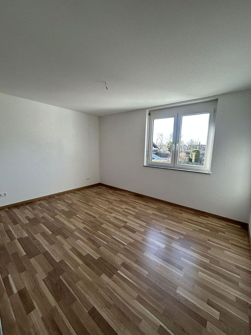 Prenájom bytu 3-izbový 84 m², Neuenburg am Rhein, Bádensko-Wurttembersko Prenájom bytu 3-izbový 84 m², Neuenburg am Rhein, Bádensko-Wurttembersko