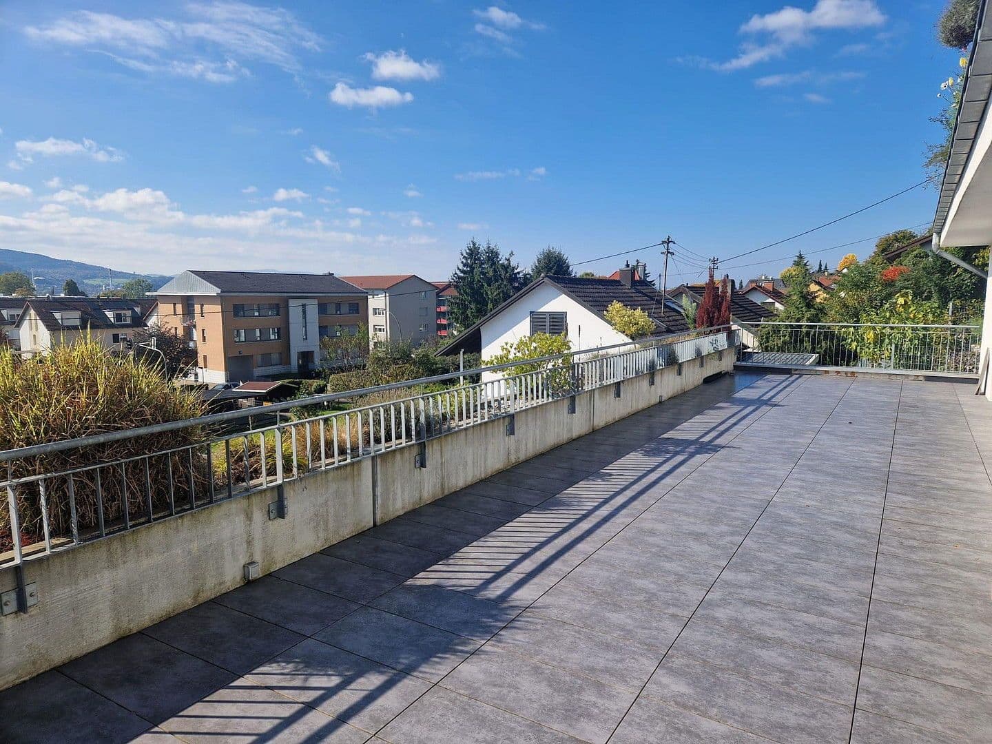 Prenájom bytu 4-izbový 155 m², Grenzach-Wyhlen, Bádensko-Wurttembersko Prenájom bytu 4-izbový 155 m², Grenzach-Wyhlen, Bádensko-Wurttembersko