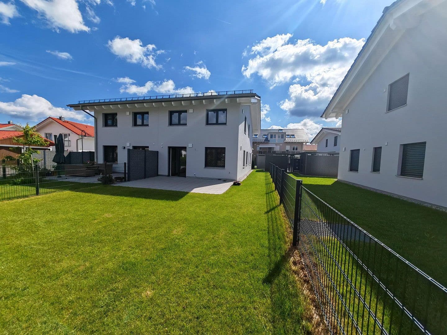 Predaj domu 153 m², pozemek 206 m², Erlenweg, Brunnthal, Bavorsko Predaj domu 153 m², pozemek 206 m², Erlenweg, Brunnthal, Bavorsko