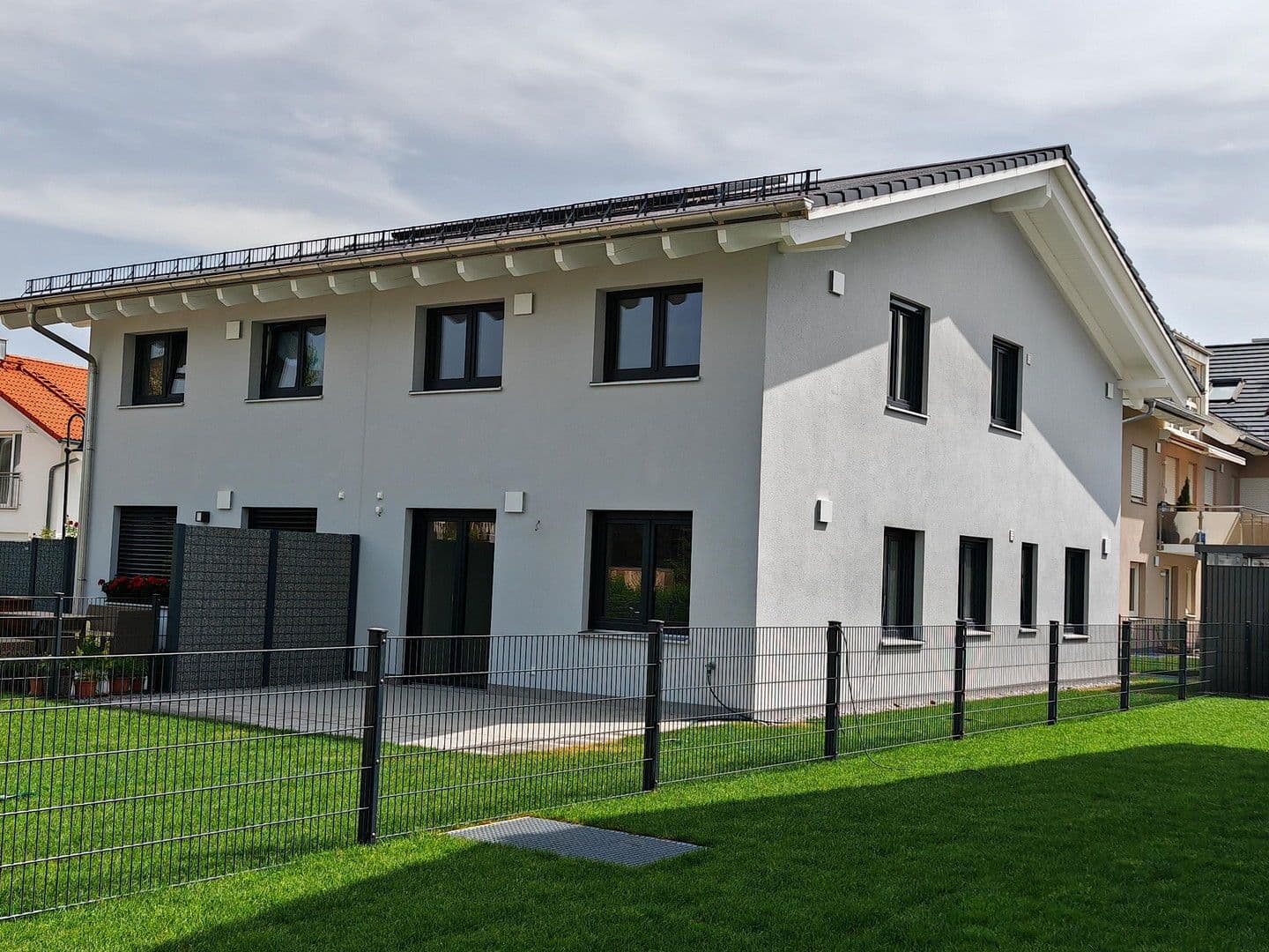 Predaj domu 153 m², pozemek 206 m², Erlenweg, Brunnthal, Bavorsko Predaj domu 153 m², pozemek 206 m², Erlenweg, Brunnthal, Bavorsko