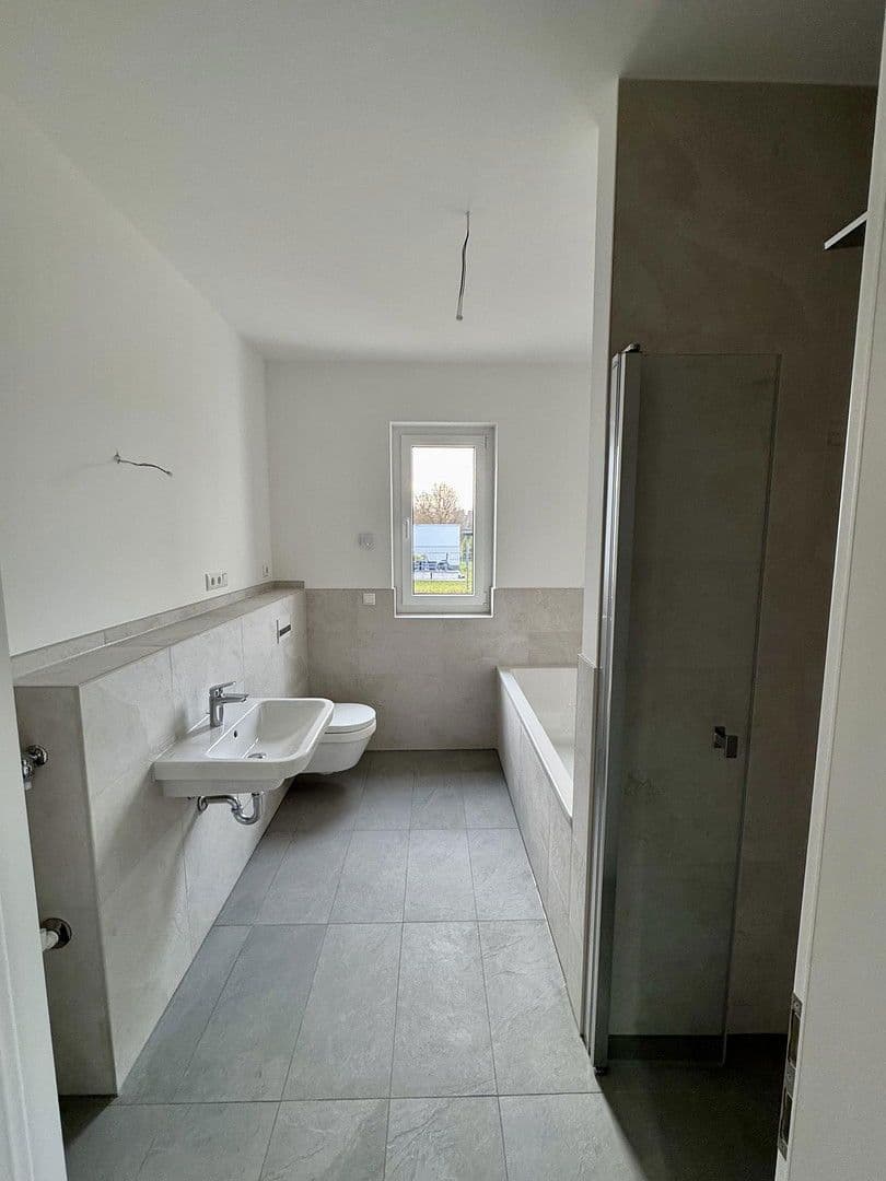 Prenájom bytu 3-izbový 91 m², Am Lupinenfeld 33, Berlin, Berlín Prenájom bytu 3-izbový 91 m², Am Lupinenfeld 33, Berlin, Berlín