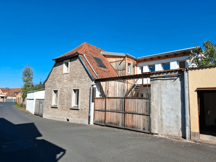 Predaj domu 208 m², pozemek 474 m², Albertshofen, Bavorsko Predaj domu 208 m², pozemek 474 m², Albertshofen, Bavorsko