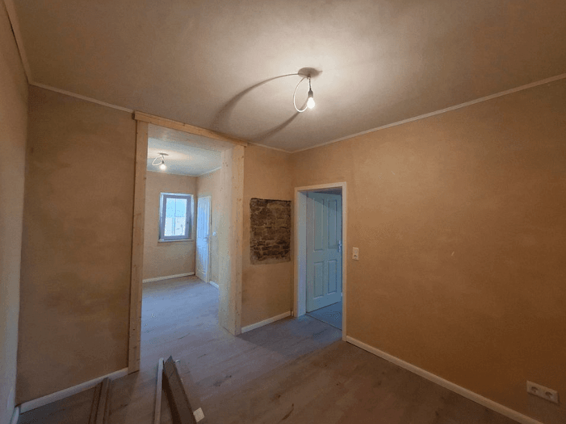 Predaj domu 208 m², pozemek 474 m², Albertshofen, Bavorsko Predaj domu 208 m², pozemek 474 m², Albertshofen, Bavorsko