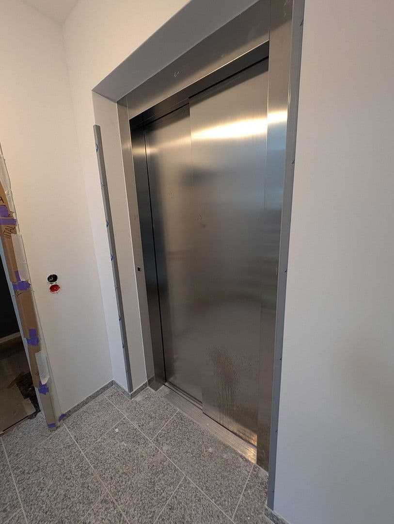 Prenájom bytu 2-izbový 94 m², Mahlsdorferstr 7-8, Berlin Köpenick, Berlín Prenájom bytu 2-izbový 94 m², Mahlsdorferstr 7-8, Berlin Köpenick, Berlín