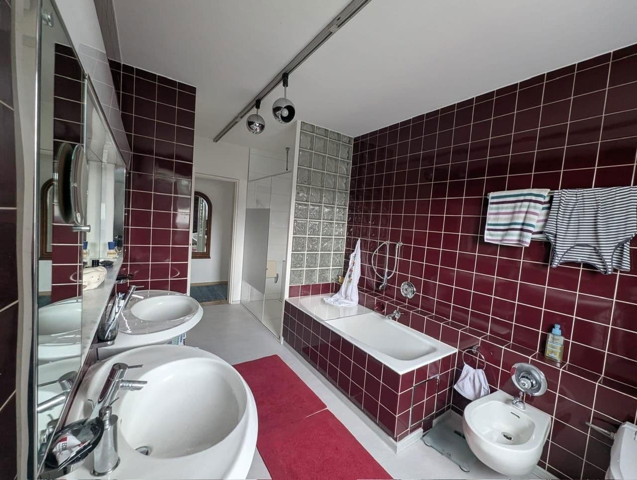 Prenájom bytu 4-izbový 121 m², Pforzheim, Bádensko-Wurttembersko Prenájom bytu 4-izbový 121 m², Pforzheim, Bádensko-Wurttembersko