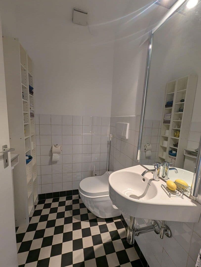 Prenájom bytu 4-izbový 121 m², Pforzheim, Bádensko-Wurttembersko Prenájom bytu 4-izbový 121 m², Pforzheim, Bádensko-Wurttembersko