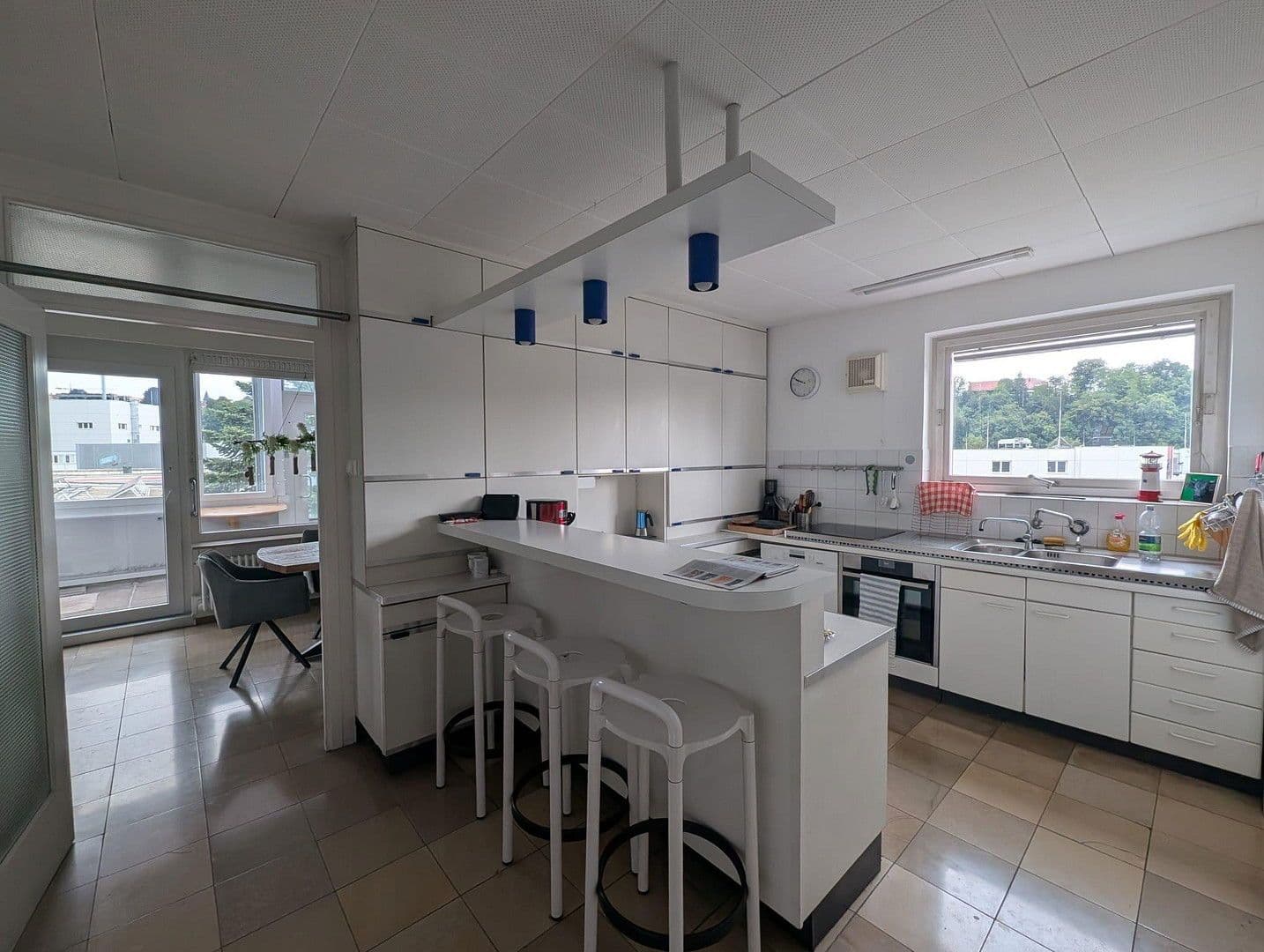 Prenájom bytu 4-izbový 121 m², Pforzheim, Bádensko-Wurttembersko Prenájom bytu 4-izbový 121 m², Pforzheim, Bádensko-Wurttembersko