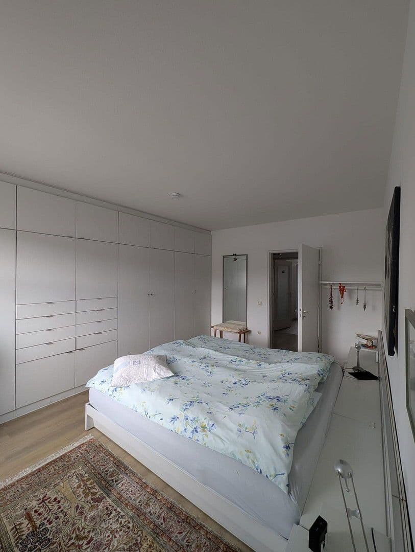 Prenájom bytu 4-izbový 121 m², Pforzheim, Bádensko-Wurttembersko Prenájom bytu 4-izbový 121 m², Pforzheim, Bádensko-Wurttembersko